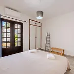 A Casa Da Ana - By Algarkasa بيت للعطل